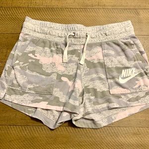Women’s Nike Camo Shorts Size Medium